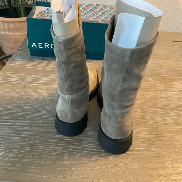 Aerosoles Grey Suede Calf Hug Bootie, Size 11 - Picture 2 of 5